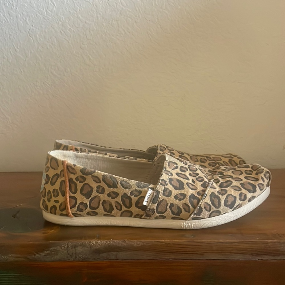 Cheetah/Leopard Print Toms